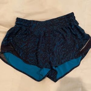 Excellent condition size 6 Lululemon blue print